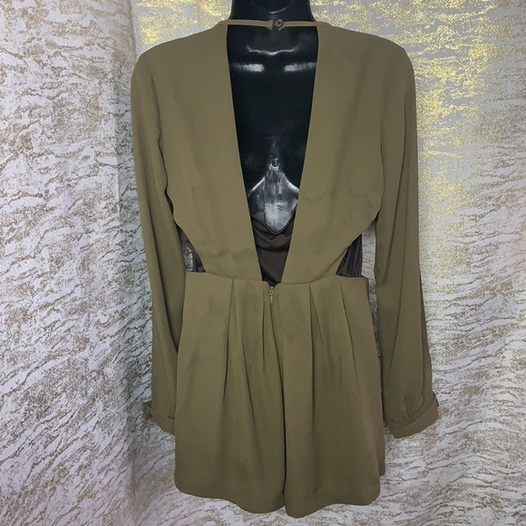 COCO $ Yves Green Deep Dive Chiffon Cut Out Romper Size S - Picture 11 of 16